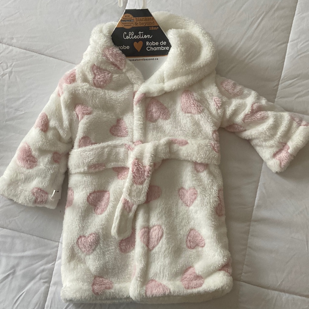 Nwt Blankets And Beyond Girls Heart Bath Robe